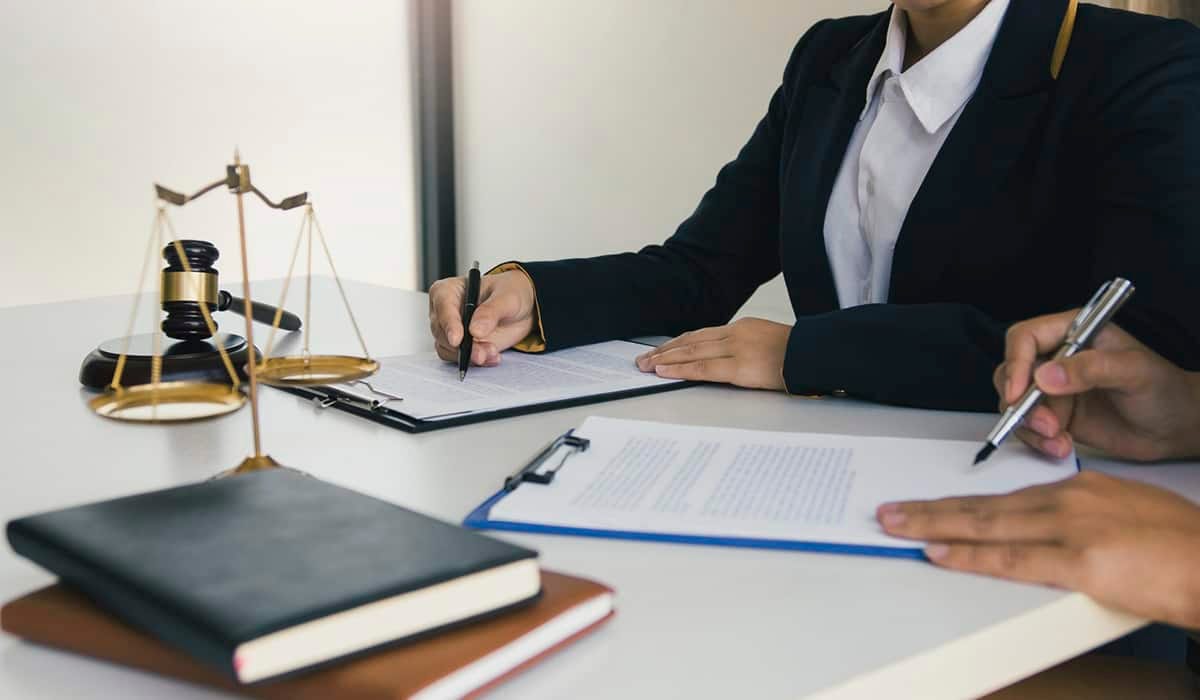 Duties Of An E1 Visa Lawyer E1 Visa Lawyer Assists Organization By duties-of-an-e1-visa-lawyer-e1-visa-lawyer-assists-organization-by