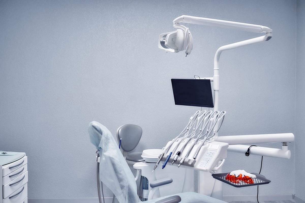 HOW EMERGENCY DENTISTS CAN SAVE YOUR INJURED TEETH EMERGENCY DENTIST