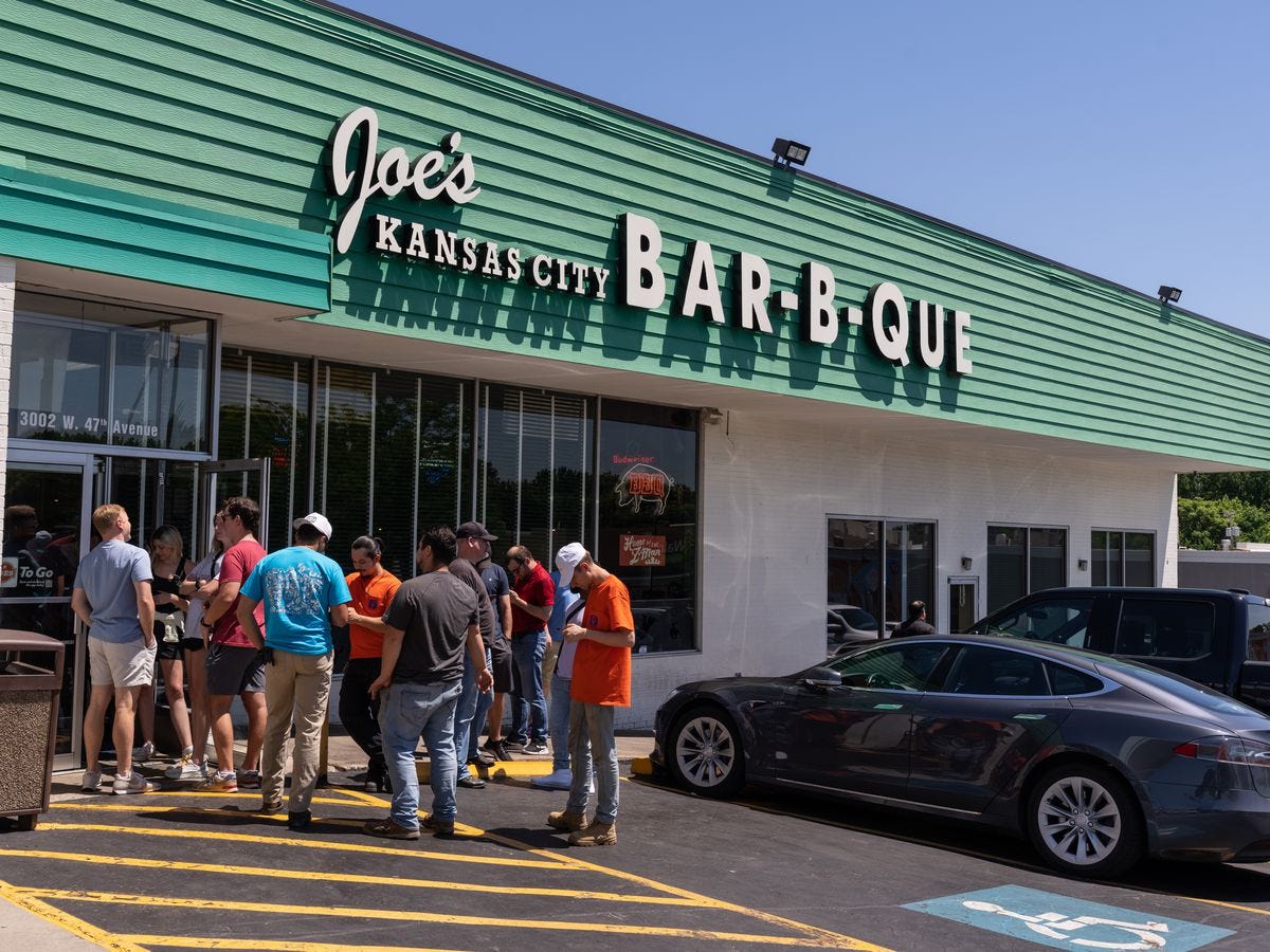 The 614orty-Niner: Queuing for 'Cue: Joe's Kansas City Bar-B-Que