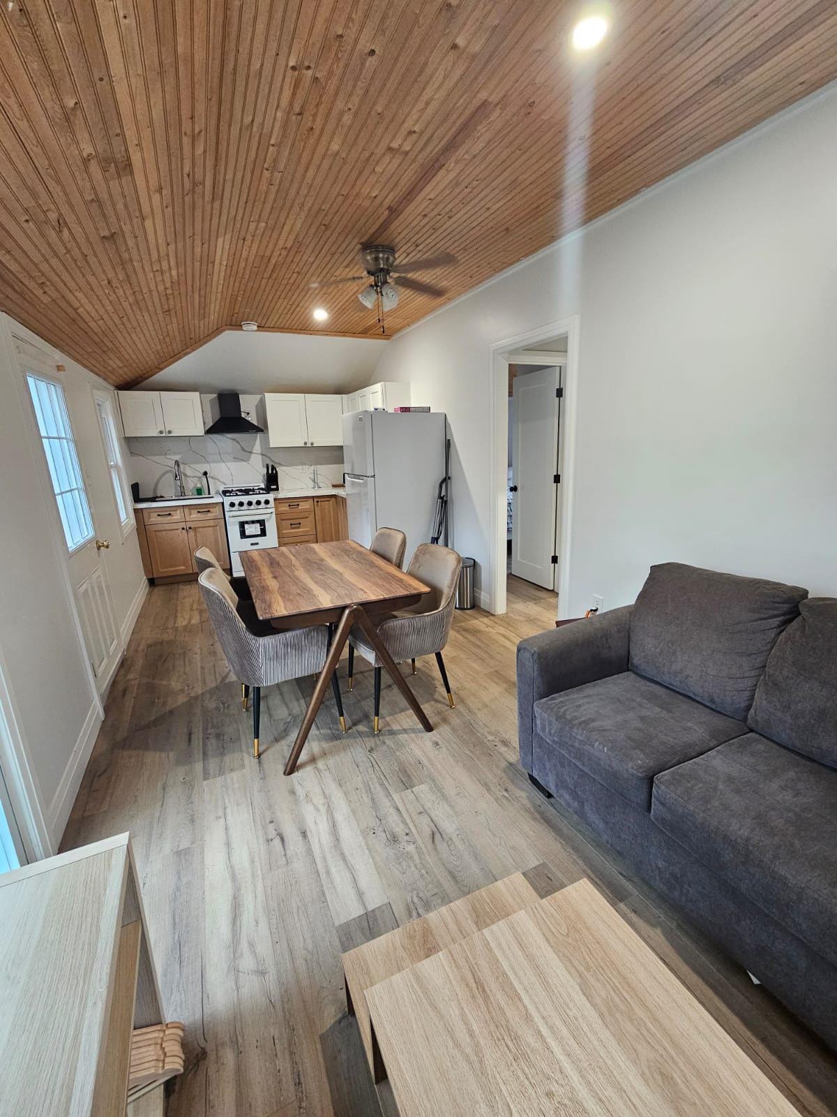 Best Cottage Vacations 2026 | Ontario Lakefront Getaways Await!!!