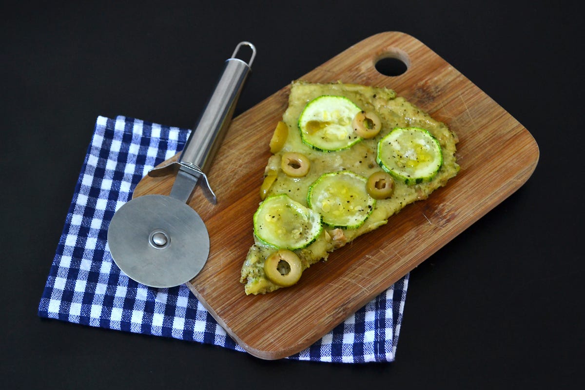 Pizza verde. Quem não ama pizza, não é mesmo? Agora… by Coma como uma