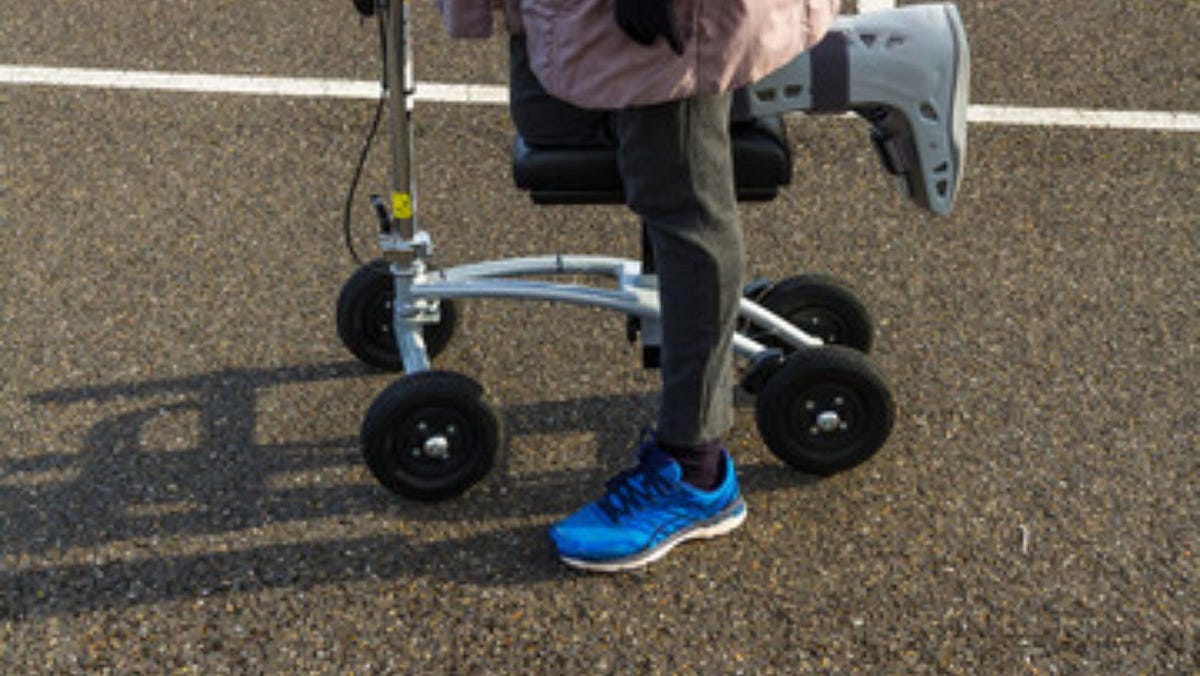 Knee Walkers vs. Scooters Which is the Better Mobility Aid for Your