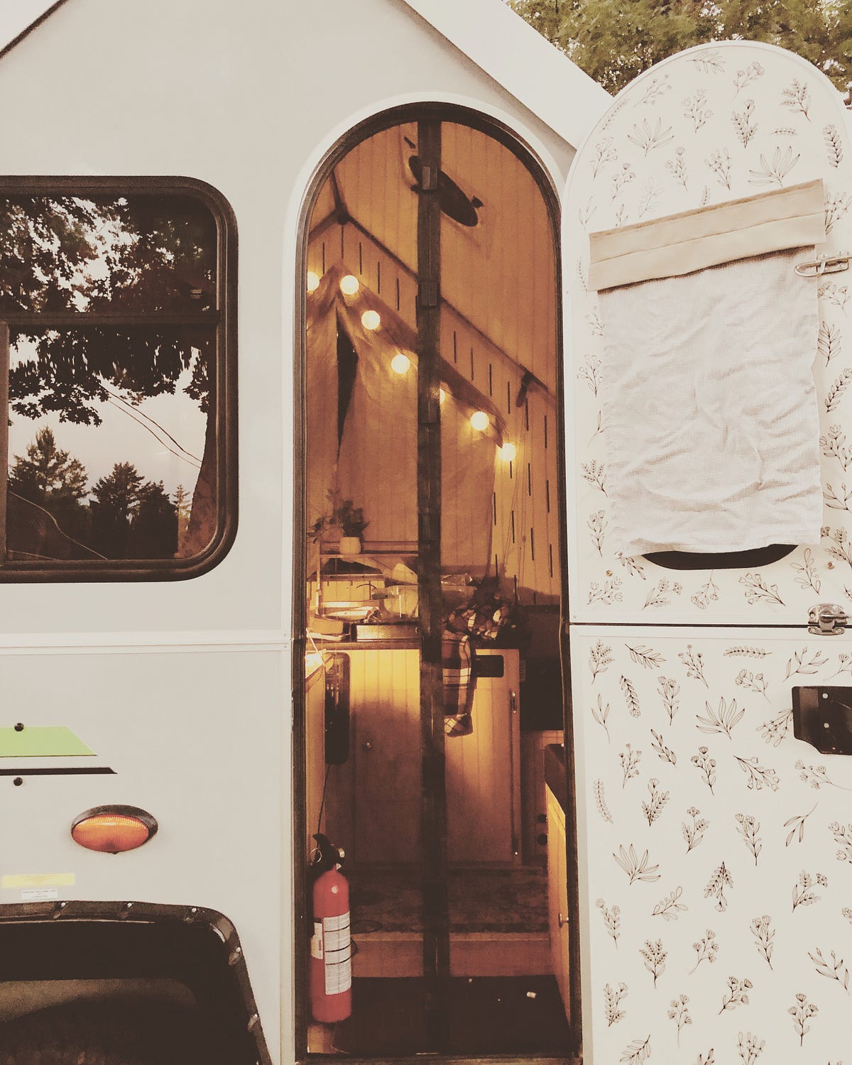 Screen Door for Aliner. Creating more breeziness in camper by