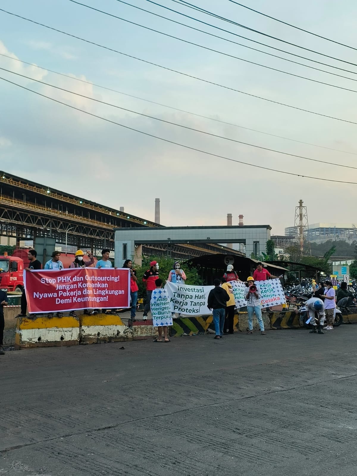 Buruh IMIP Memperingati Hari K3 Sedunia
