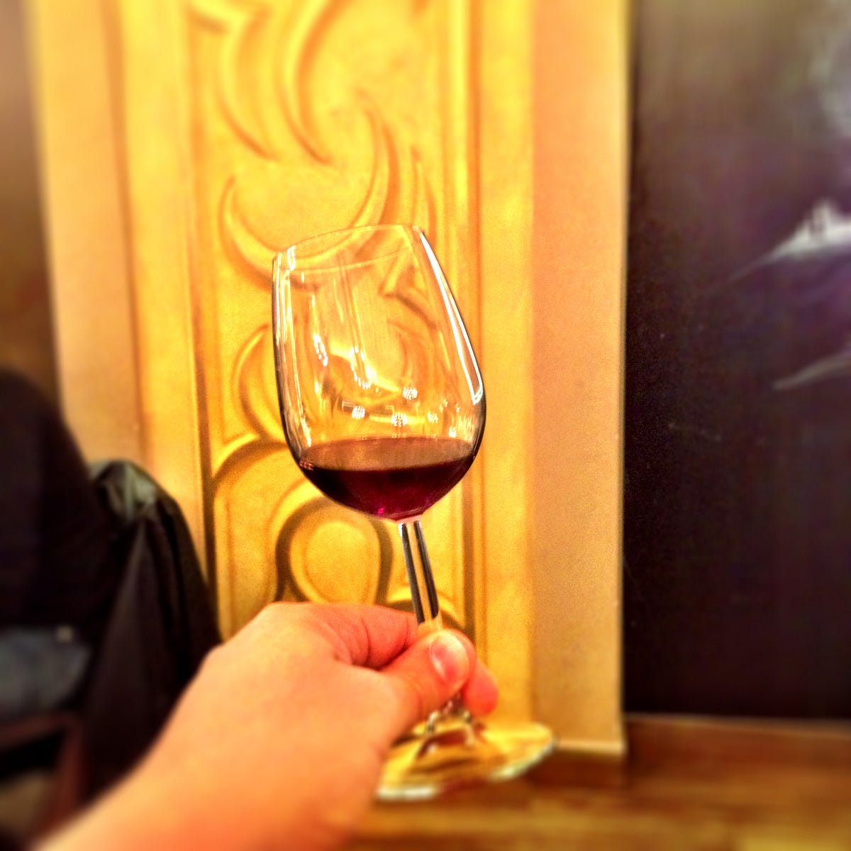 In vino veritas. In aqua sanitas | by oscar calderon | Medium