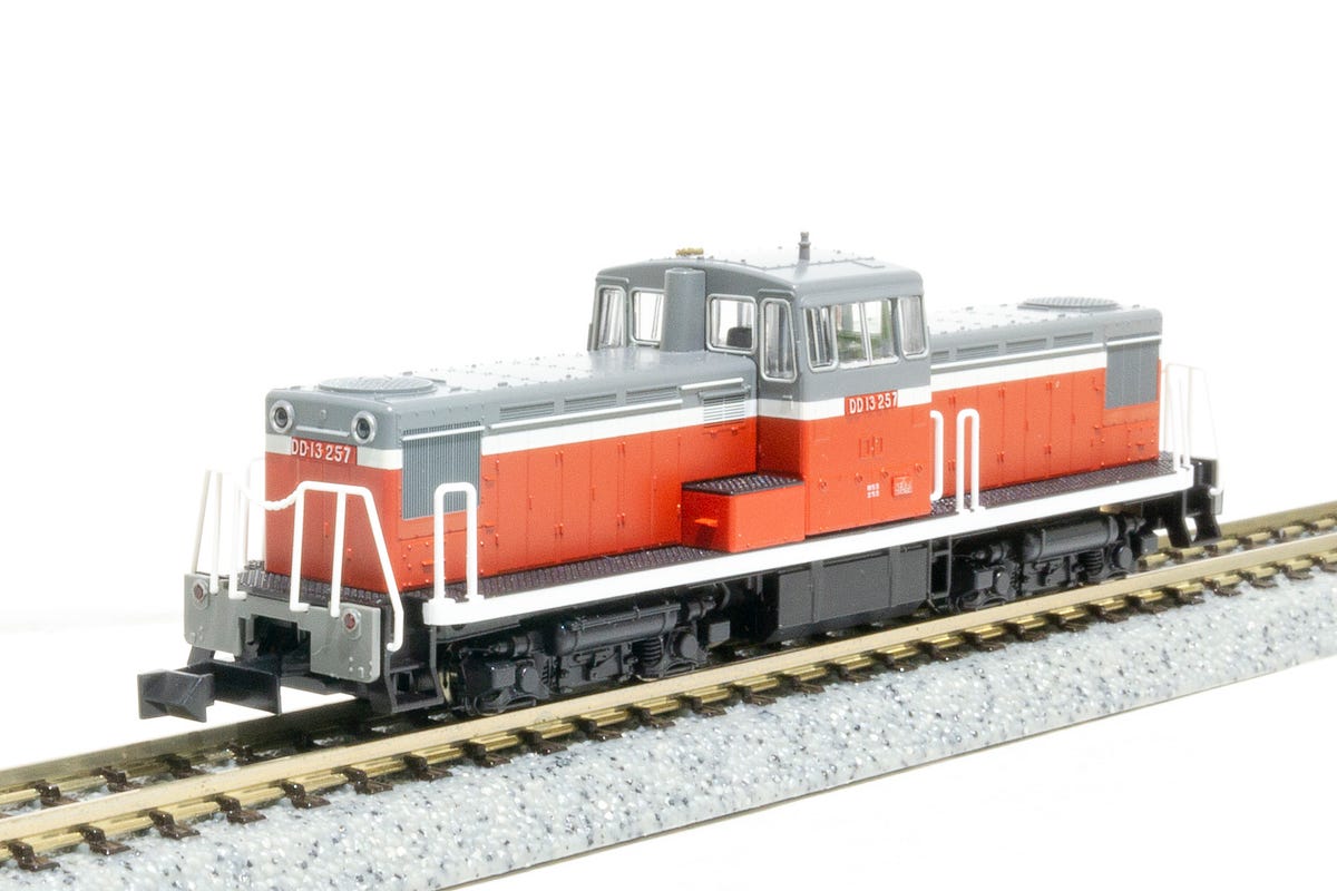 KATOが好きな理由を考えてみた. 2016年に購入した、KATOのNゲージ鉄道模型「DD13 後期形」。 | by Gen Sugai |  WAGTAIL Diary | Medium