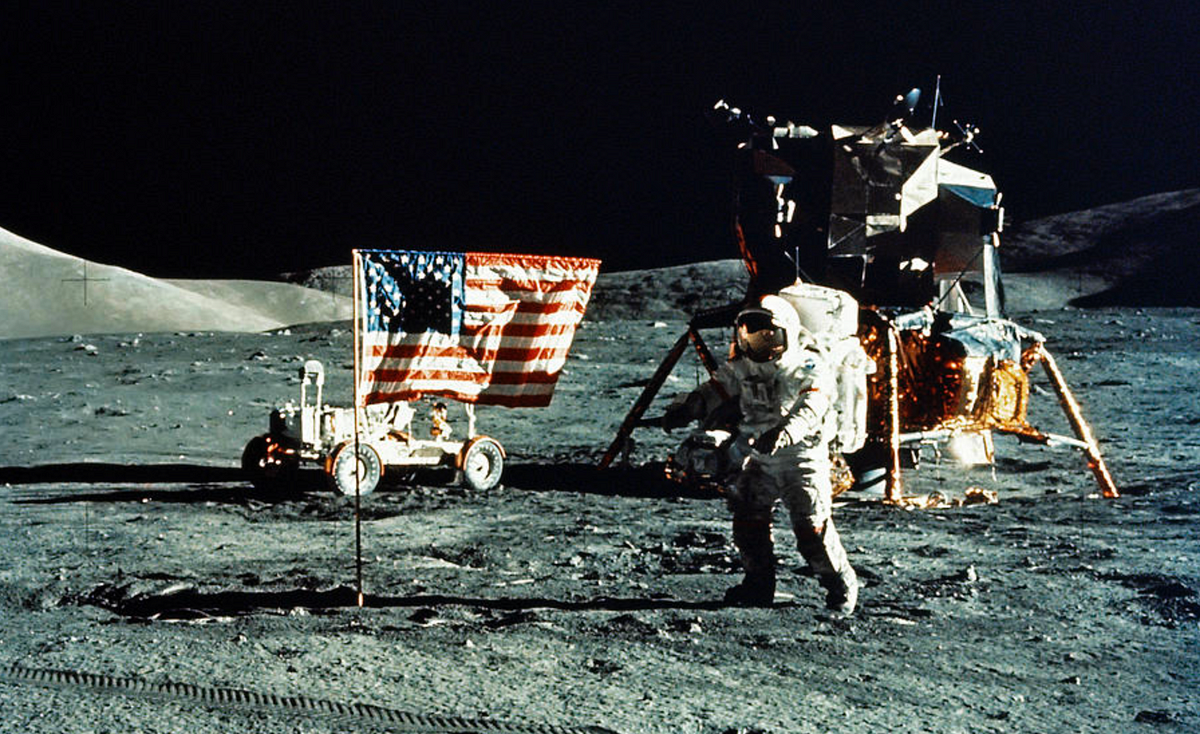 Сколько американцев было в космосе. Американцы на Луне. Американские астронавты на Луне. Высадки американцев на луну. Съемки высадки на луну.