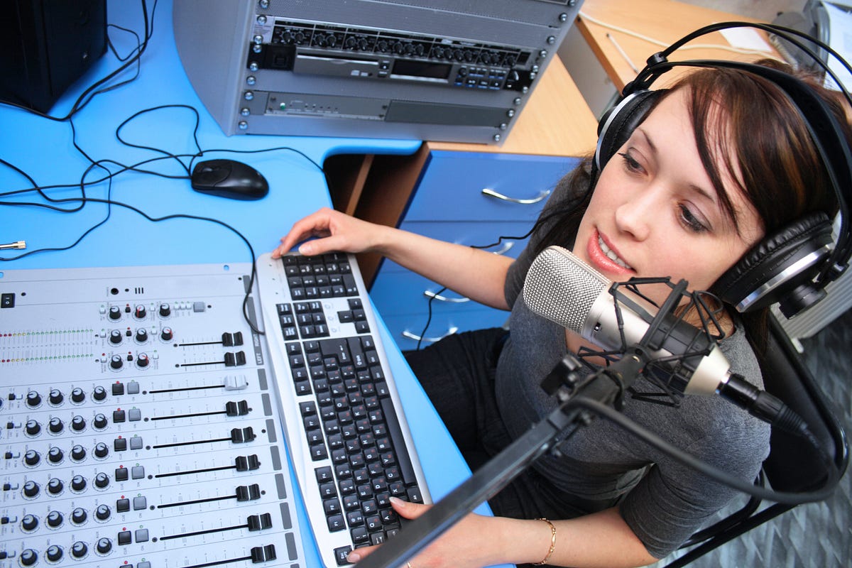 Как попасть в ротацию на радио? Гид для музыкантов | by Petr Dmitriev |  Medium