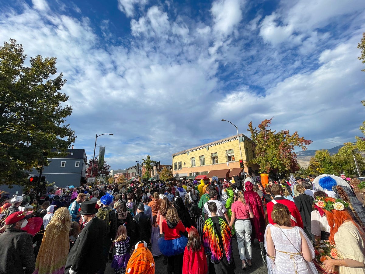 Ashland Halloween Parade Brings Joy to All by May Benda Medium