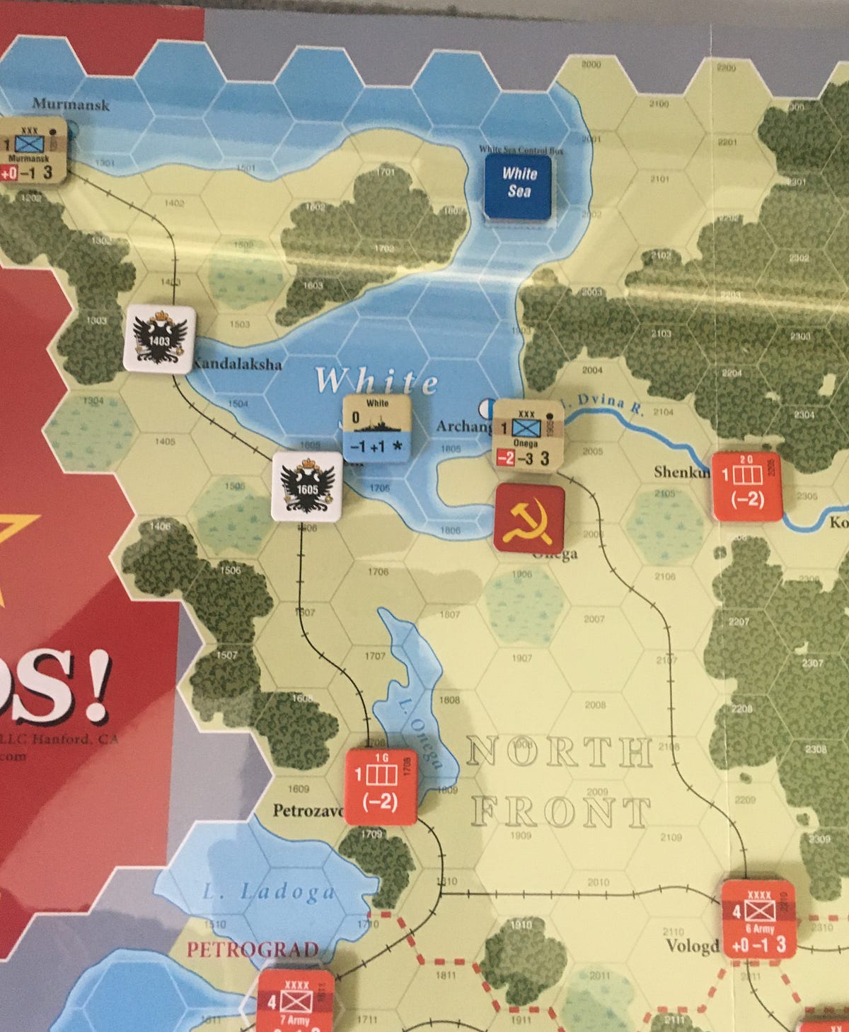 Moscow Playing Both Sides of the Iranian Powder Keg