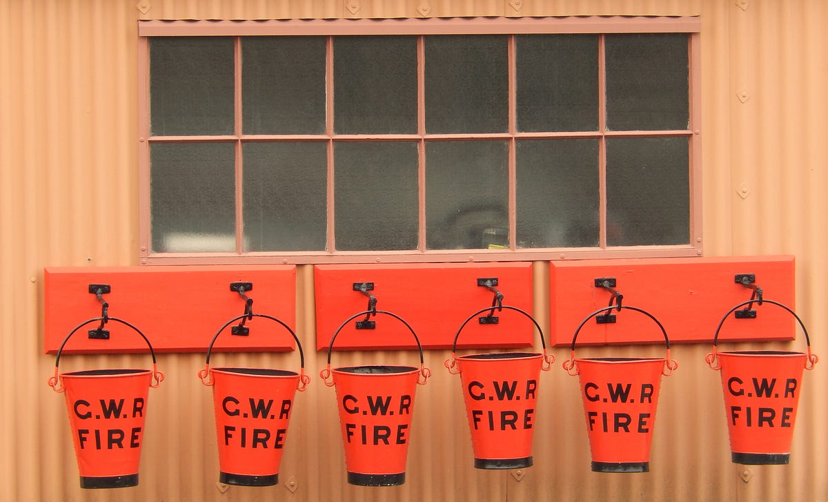 Bucket queue Data structure. A bucket queue is a priority queue data