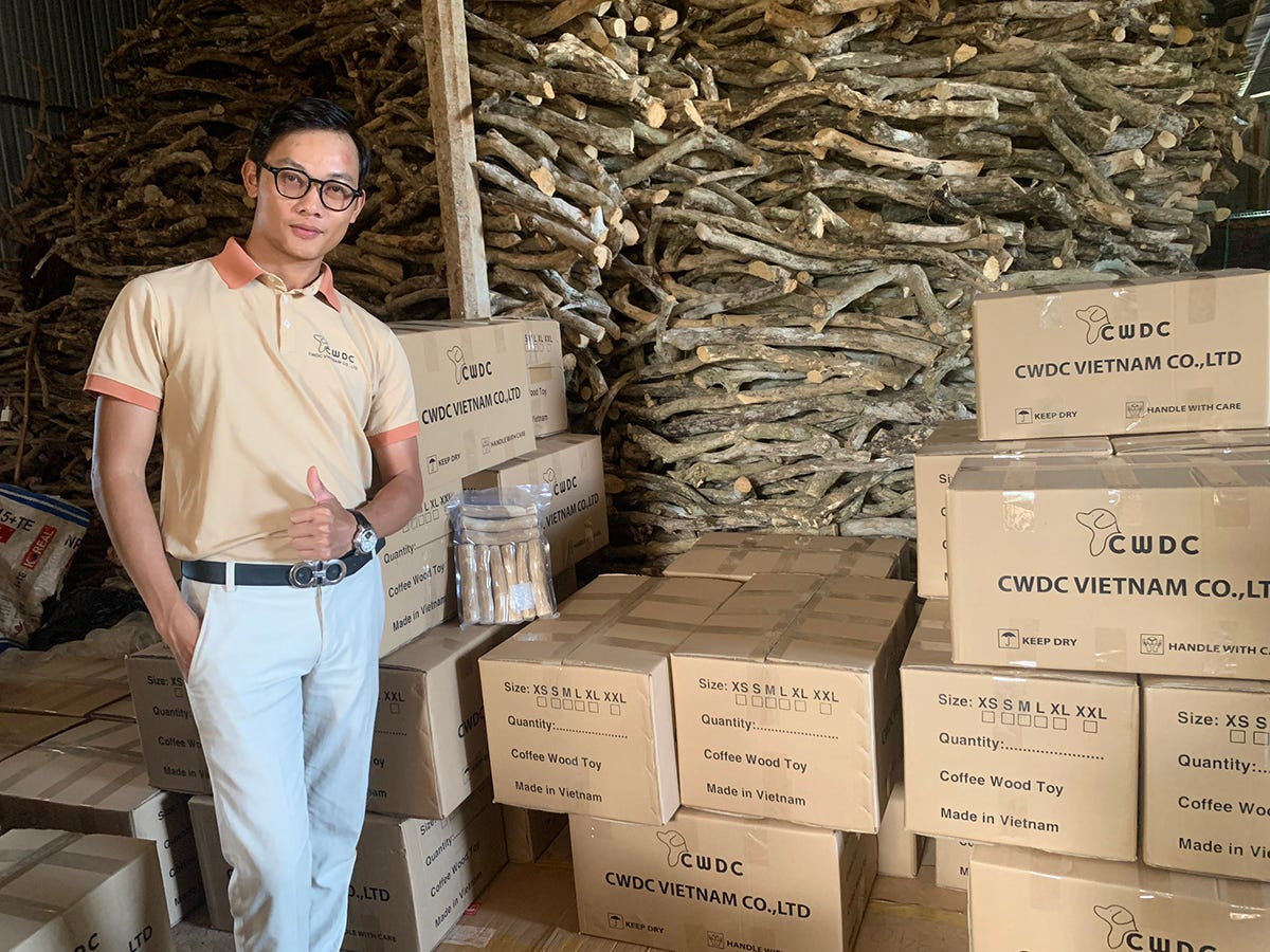 Best Selling Coffee Tree Wood Treat for Dogs Chew Stick Toys by