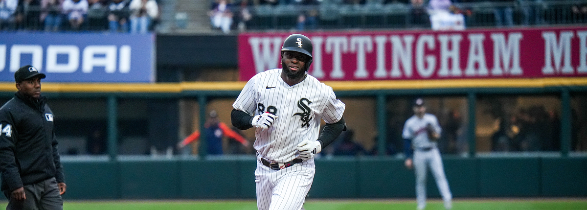 Luis Robert homers, drives in winner as White Sox top Astros