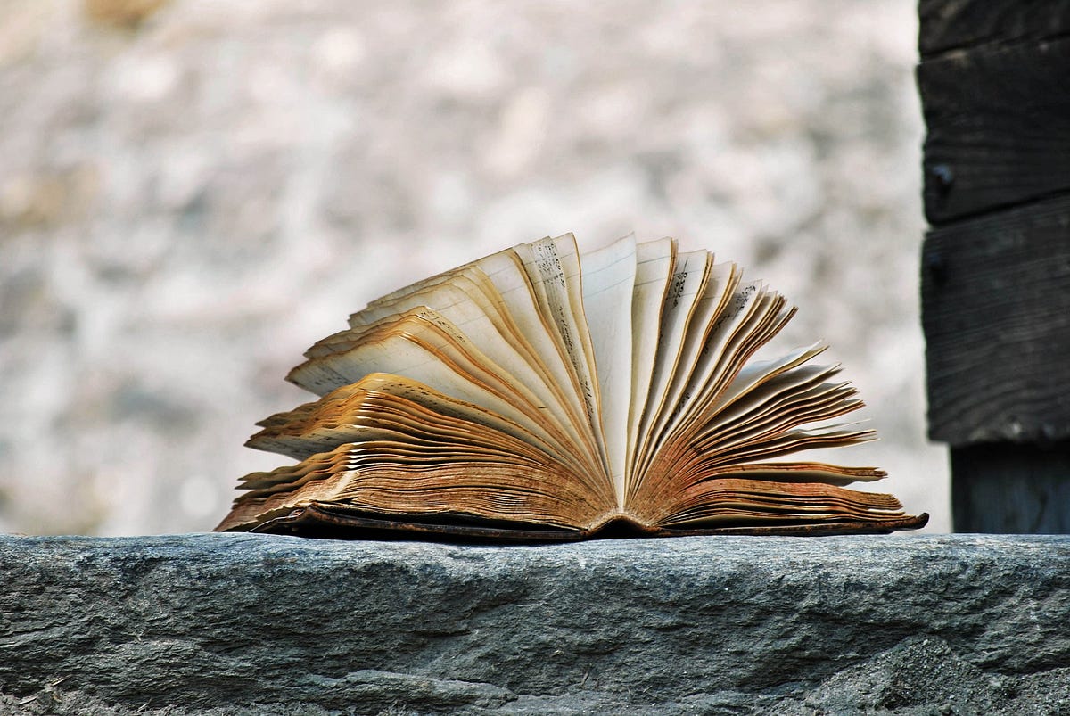 How to plot a short story plot is no more than footprints left by