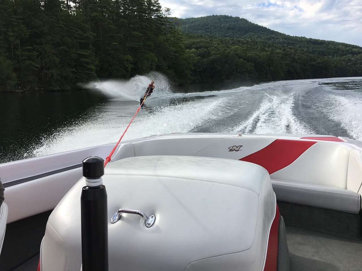 Family Fun on Lake The Benefits of Pontoon Boat Rentals by