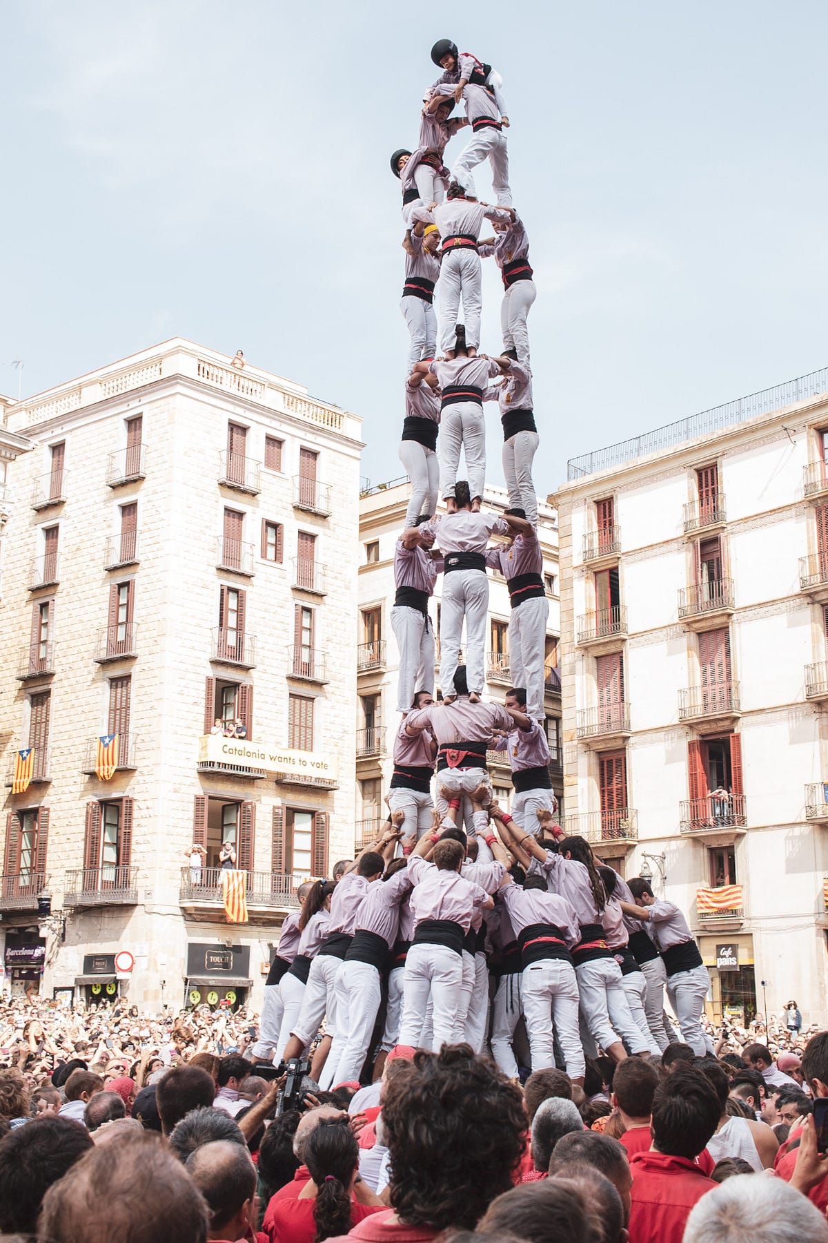 16 Cool, Magnificent, and Unusual Things to Enjoy in Barcelona ...