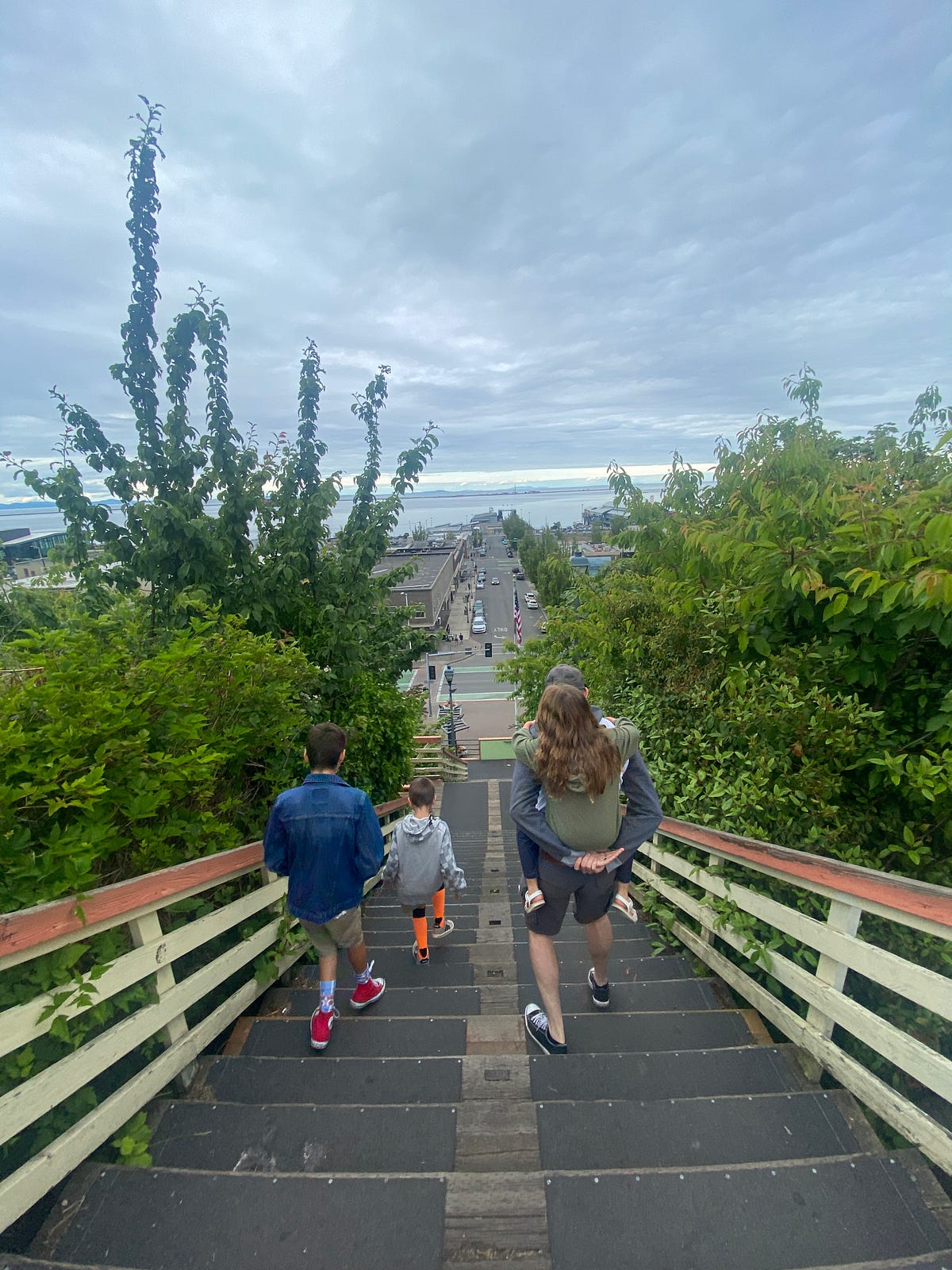 Port Angeles, Washington. A visitor's guide to the Upper Left of…
