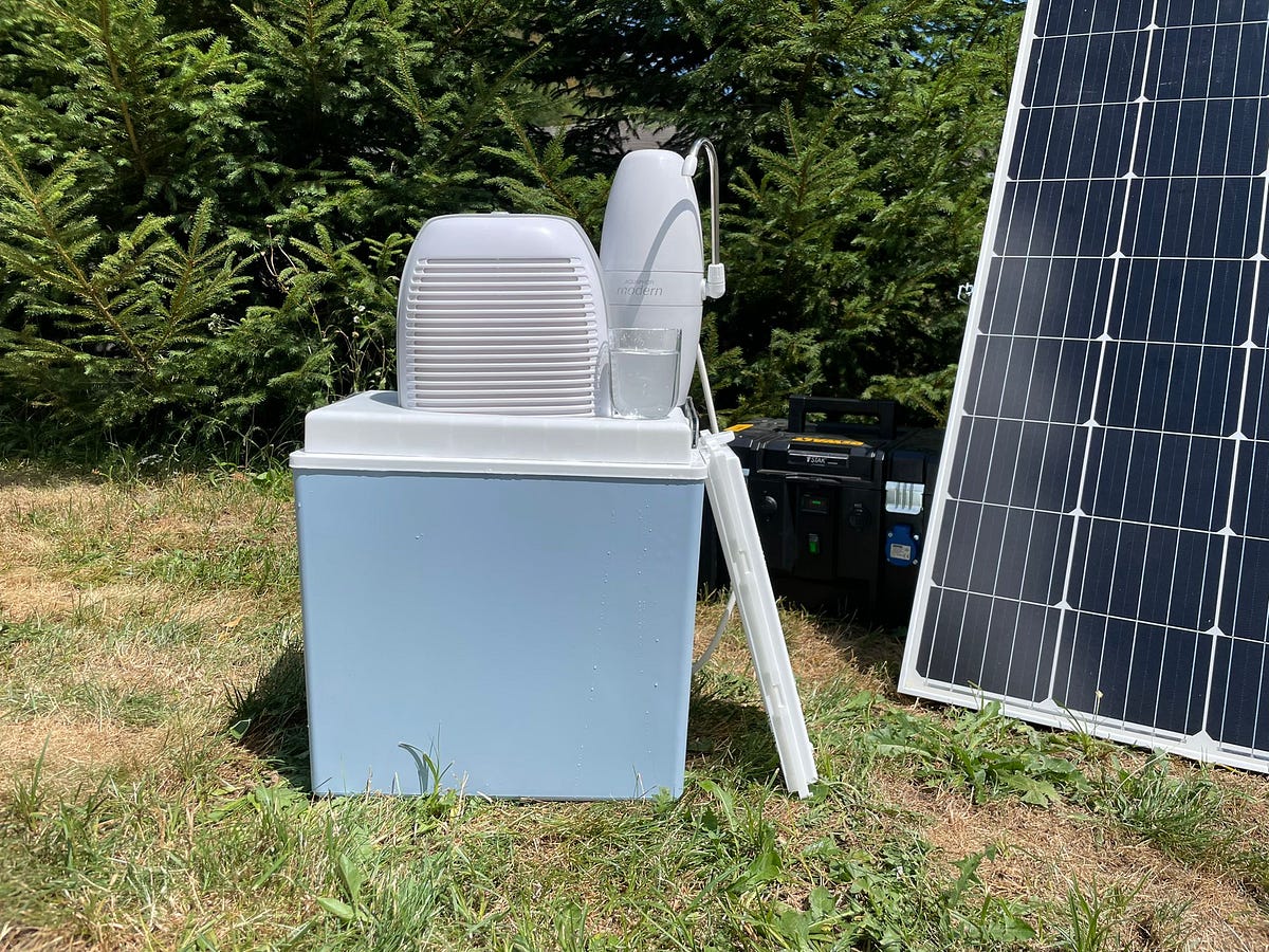 How to Make Water From Air Without Electricity with this Unique Device