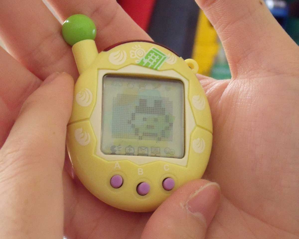 Andrew Halliday trofast Sportsmand The Gadget We Miss: Tamagotchi. These electronic pets were the bane of… |  by Richard Baguley | People & Gadgets | Medium