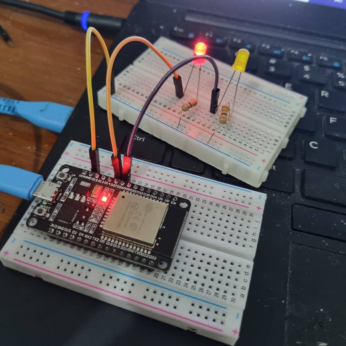 Persahabatan ESP32 dan Server Web | by 18220006 Afkar Dhiya Ulhaq | Medium