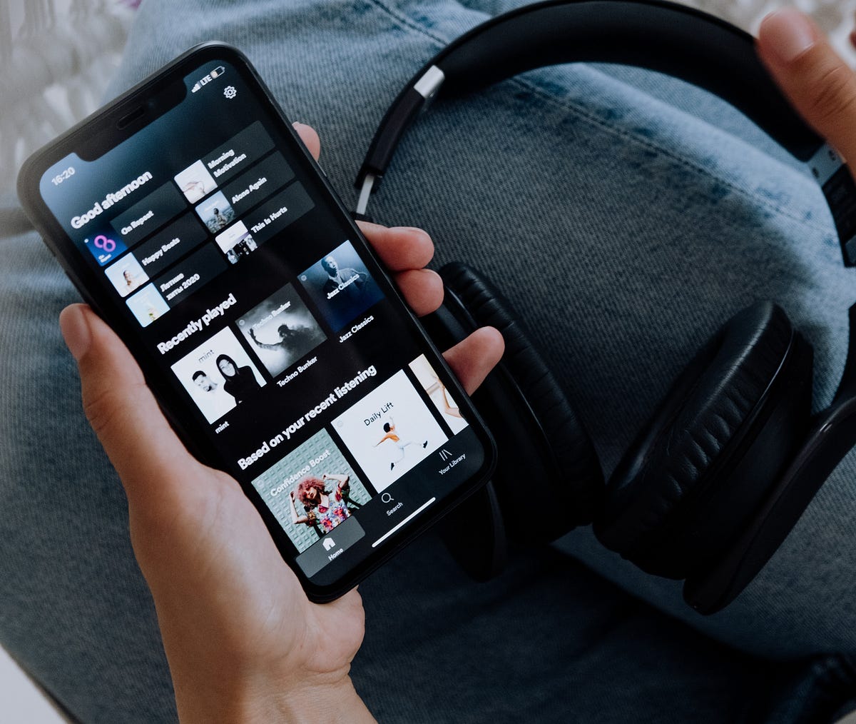 How songs hit playlists on the digital streaming platforms? by damol shen Medium