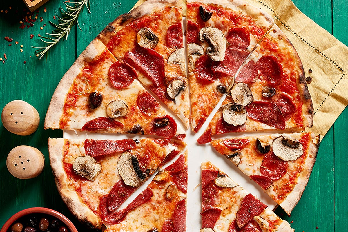 Big Savings with Rawalpindi’s Best Pizza Deals by Crispy Crust Medium