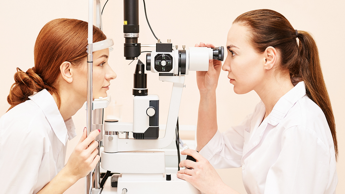 The Role of an Optical Vision Centre in Detecting and Managing Vision