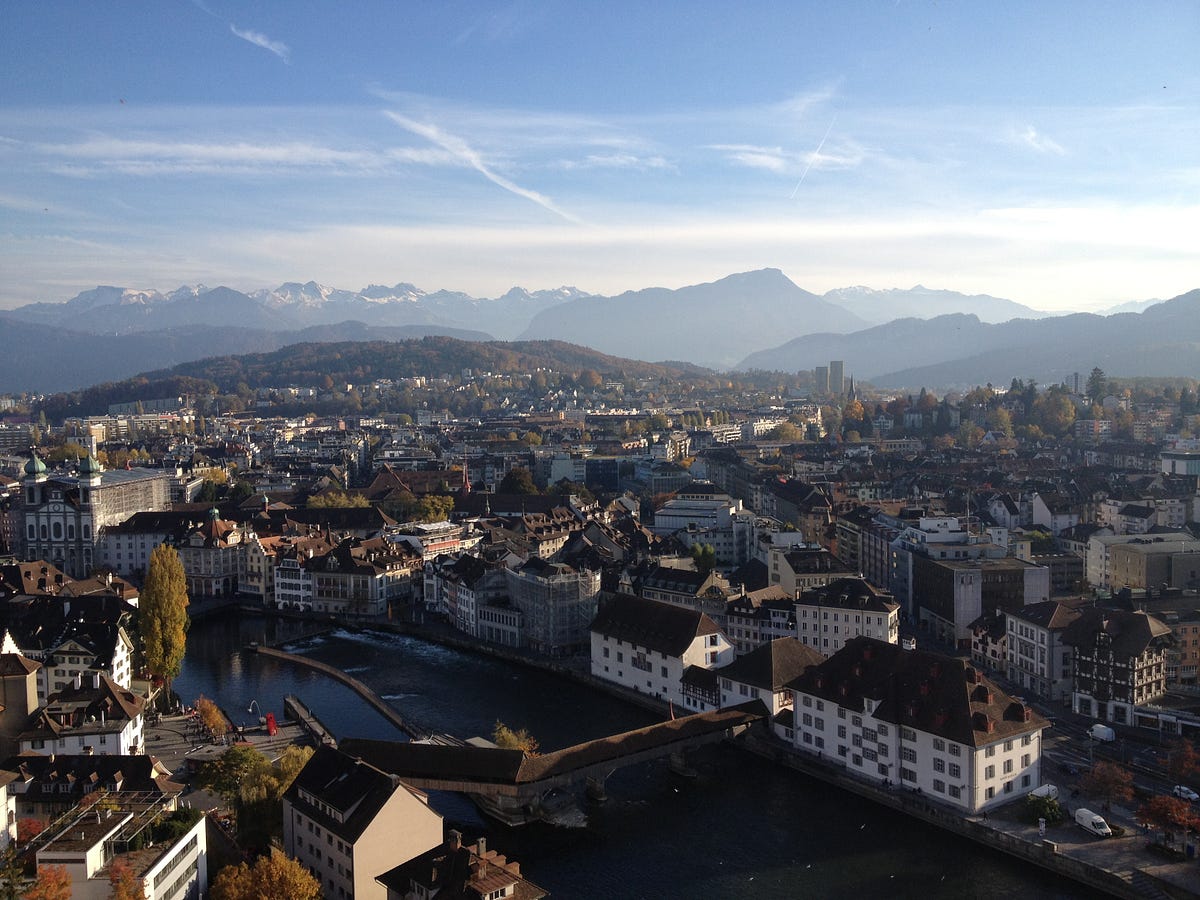 Das Leben in der Schweiz (Einfacher Text auf Deutsch) by Learning German with Texts Medium Das Leben in der Schweiz (Einfacher Text auf Deutsch) by Learning German with Texts Medium