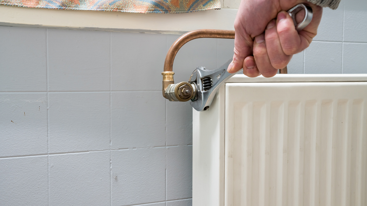 Guide to Thermostatic Radiator Valves What are TRVs and How does it