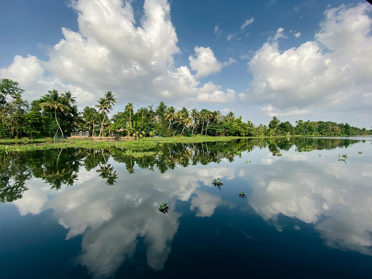 Exploring the Enchanting Tapestry of Kerala: Must-Visit Tourist Gems 