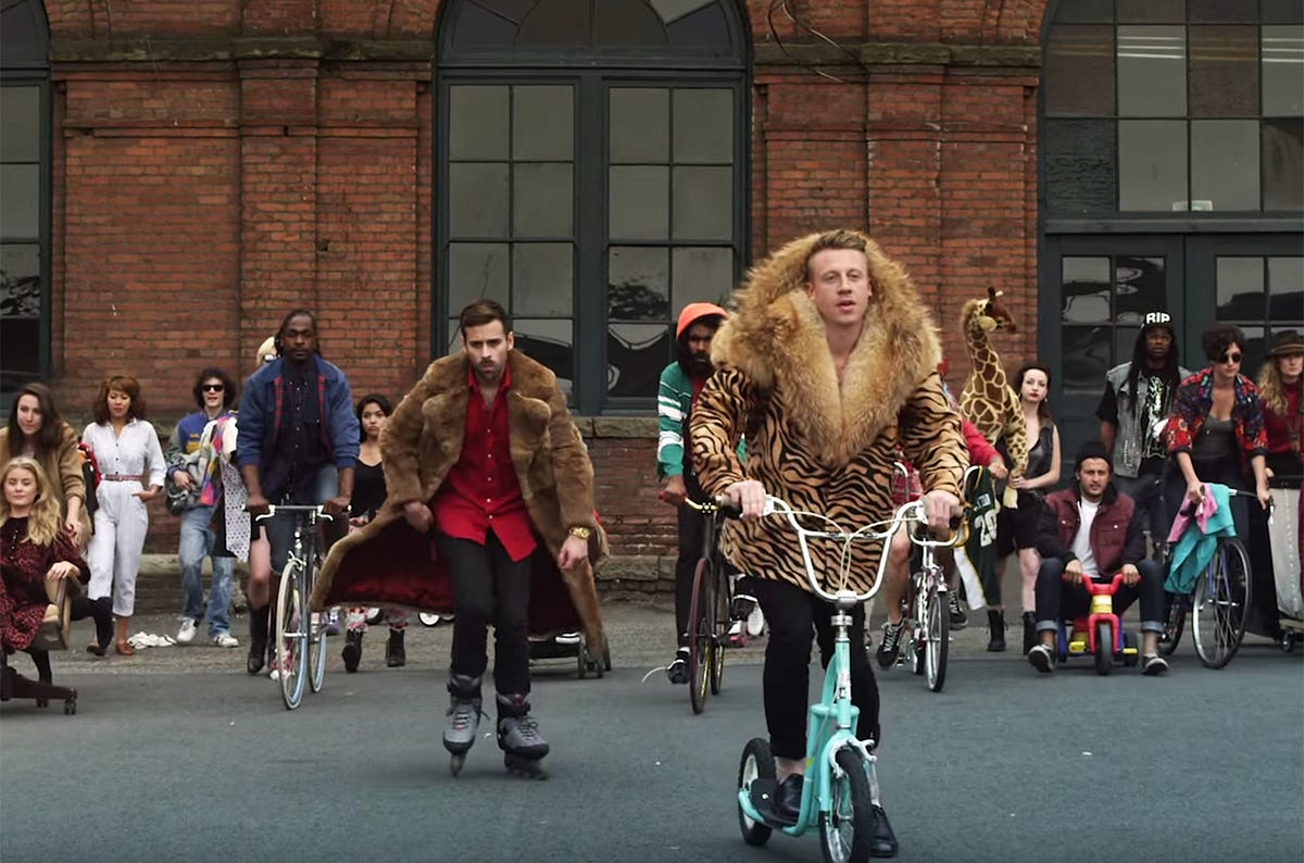 Macklemore в шубе. Wanz) клип. Thrift shop жанр. Macklemore ryan lewis wanz thrift shop. Macklemore ryan lewis thrift shop.