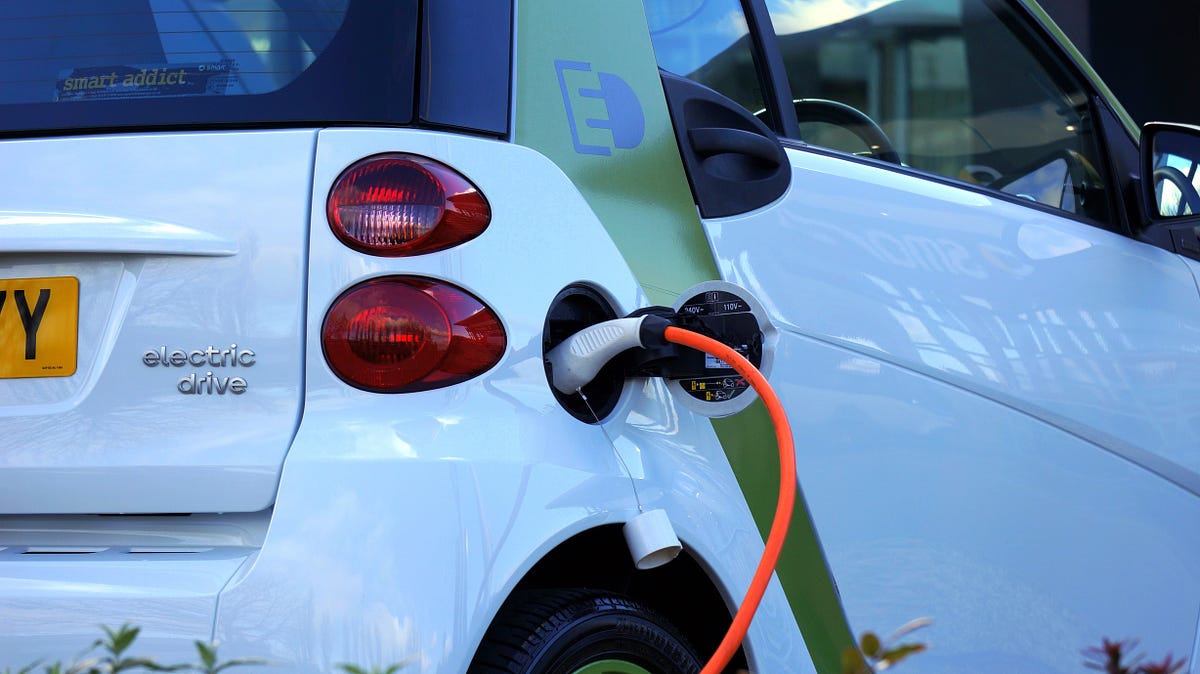Electric Cars Advantages and Disadvantages by Andreina America