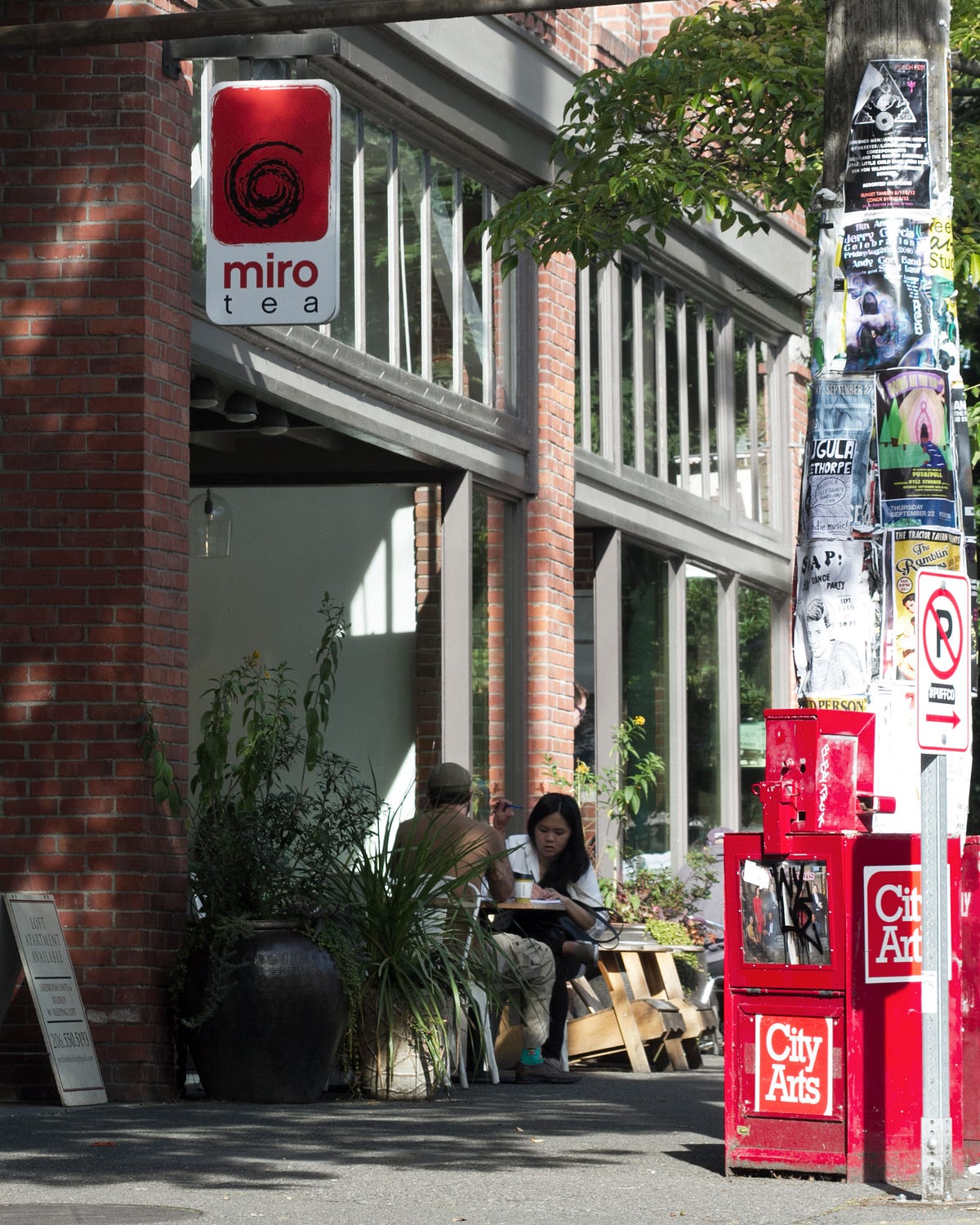 Image of: “Missed Connections” Actually Worked for Me — Kind Of (It’s Complicated)