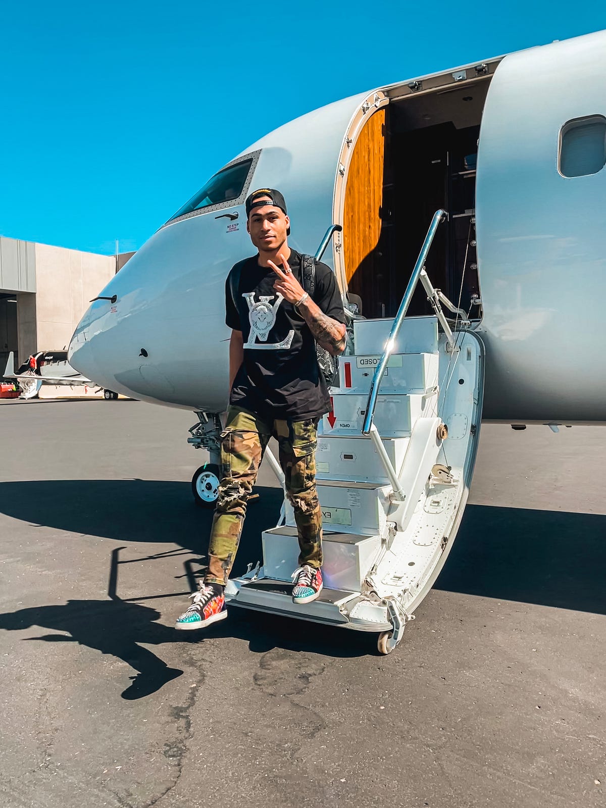 Zara Dar: The Phd Dropout Who Became A Youtube Millionaire! - 2vmmik9