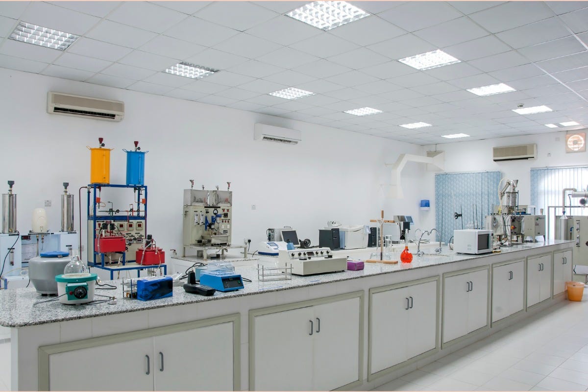 How Laboratory Furniture Suppliers
Help Build Efficient and Safe
Laboratories