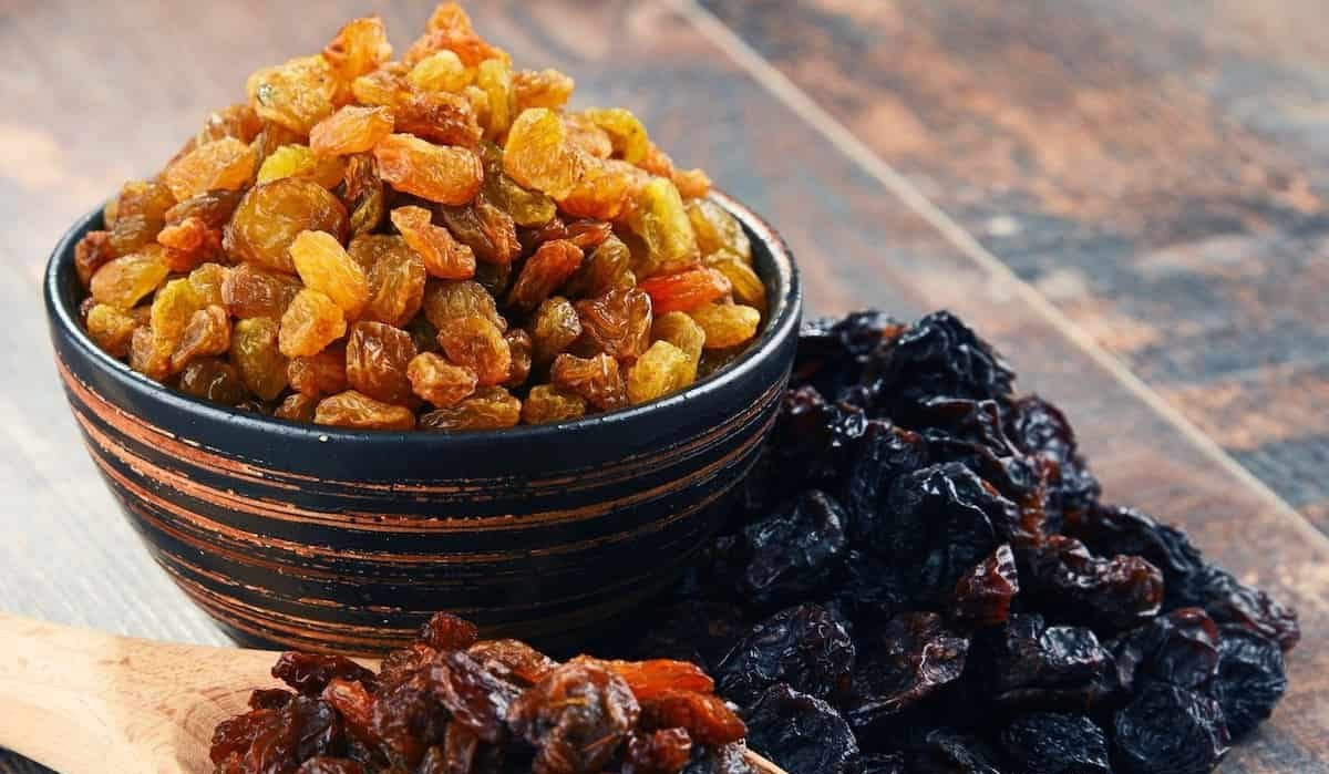 Seedless Raisins Benefits+ Nutrition Facts by Aradbranding Medium