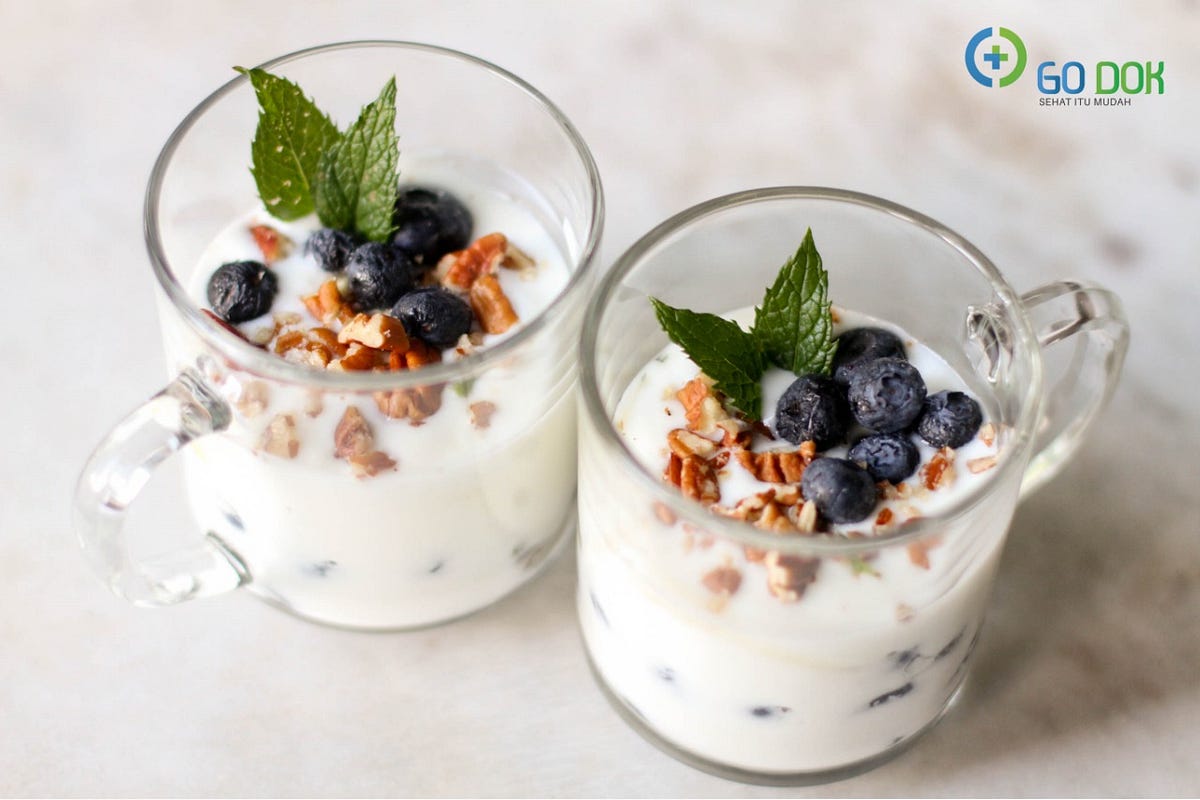 5 Manfaat Mengonsumsi Yoghurt!. Siapa yang tidak mengenal yoghurt? Ya