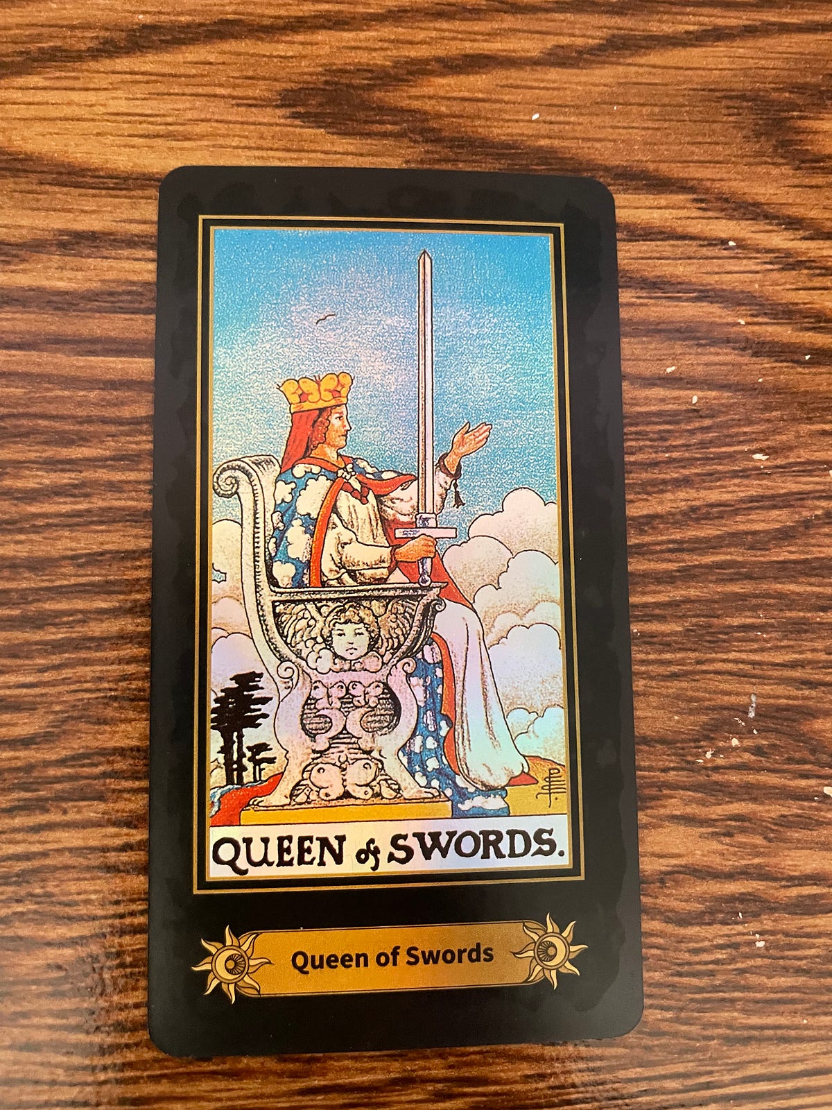 Mundtlig komplikationer Slægtsforskning Why I Love The Queen of Swords Tarot Card | by Miriam Rachel | Modern Women  | Medium