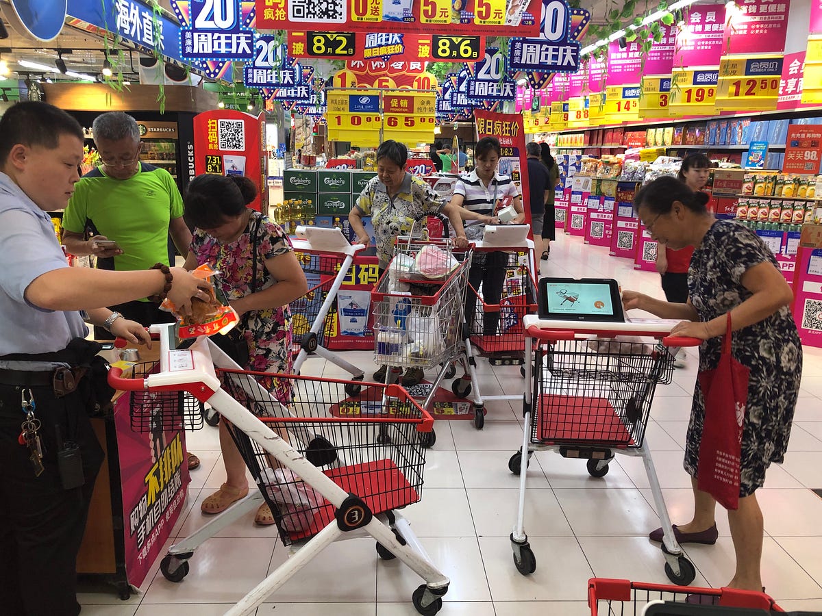 SuperHii created a smart shopping cart with automatic billing system