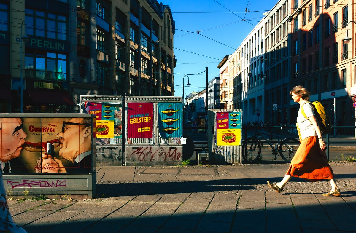 Colour Urban Street Photography — Be in the Flow of Urban City Life