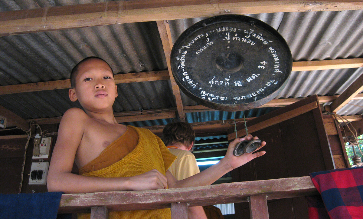 Thailand Living in a Monastery. Why Lounge in Bed When I Can Hang Out