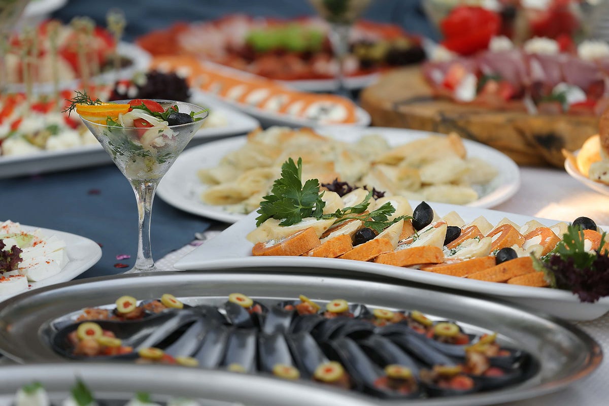 Perfect Date Night Ideas in Arlington by Red Crab Jul,