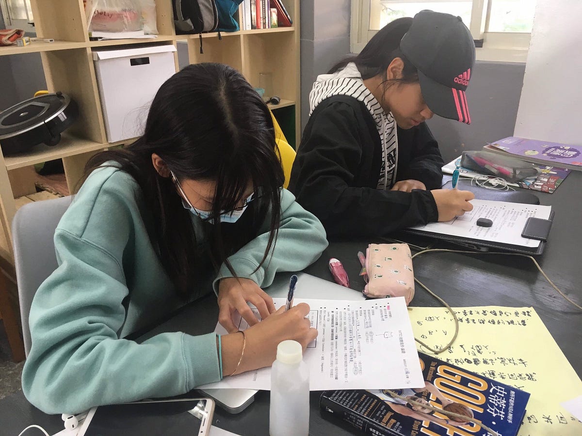 寫作］議論文：推論與論證（上）. 在過去幾堂課的書寫中，會發現學生雖然能寫出文章、或能利用金字塔技巧，卻容易在論證… | by 零加壹/林娘|