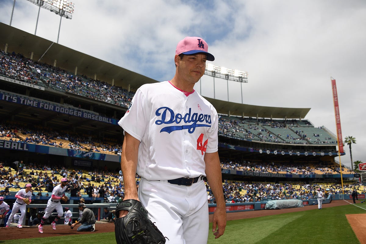 Dodgers use pink gear on Mother's Day