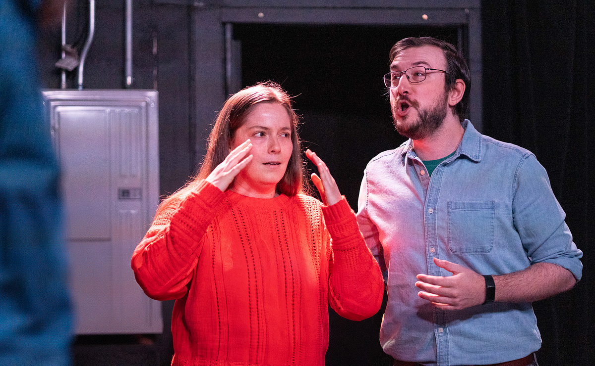 Image of: Your relationship might be a mess, but this SF show roasts it