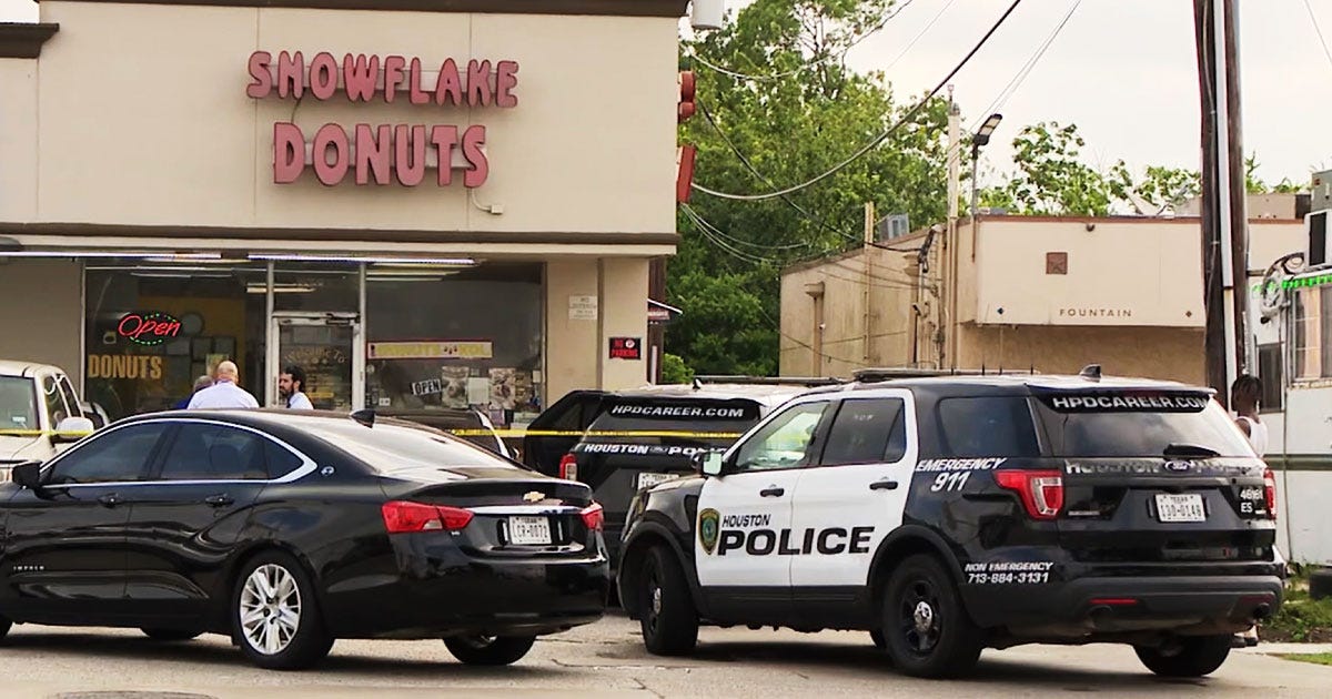 HOUSTON, TX — An attempted armed robbery at a southeast Houston donut shop ended with the suspect…