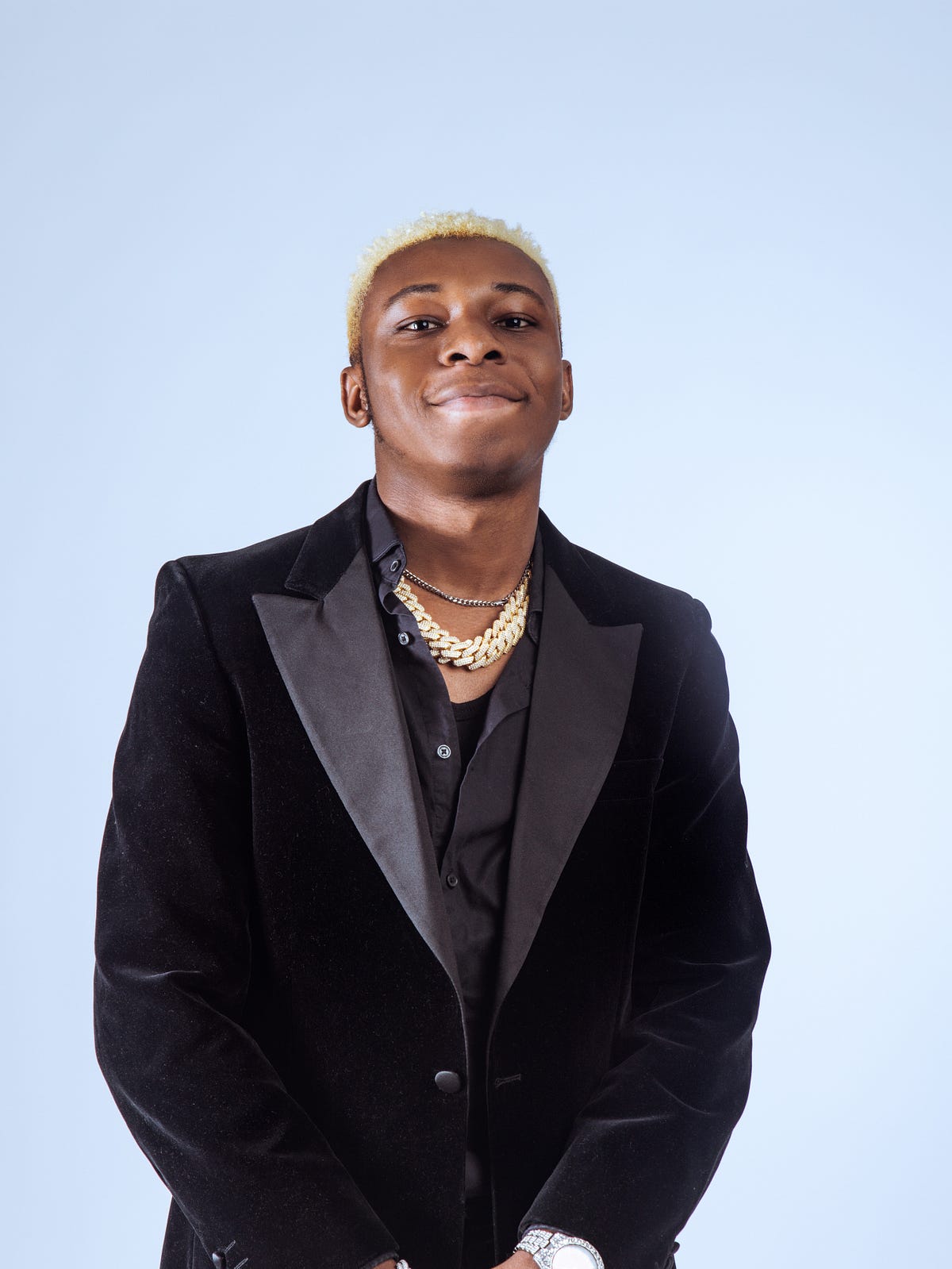 “BLOW” Official video features 2 different Countries - Praise Kusi - Medium