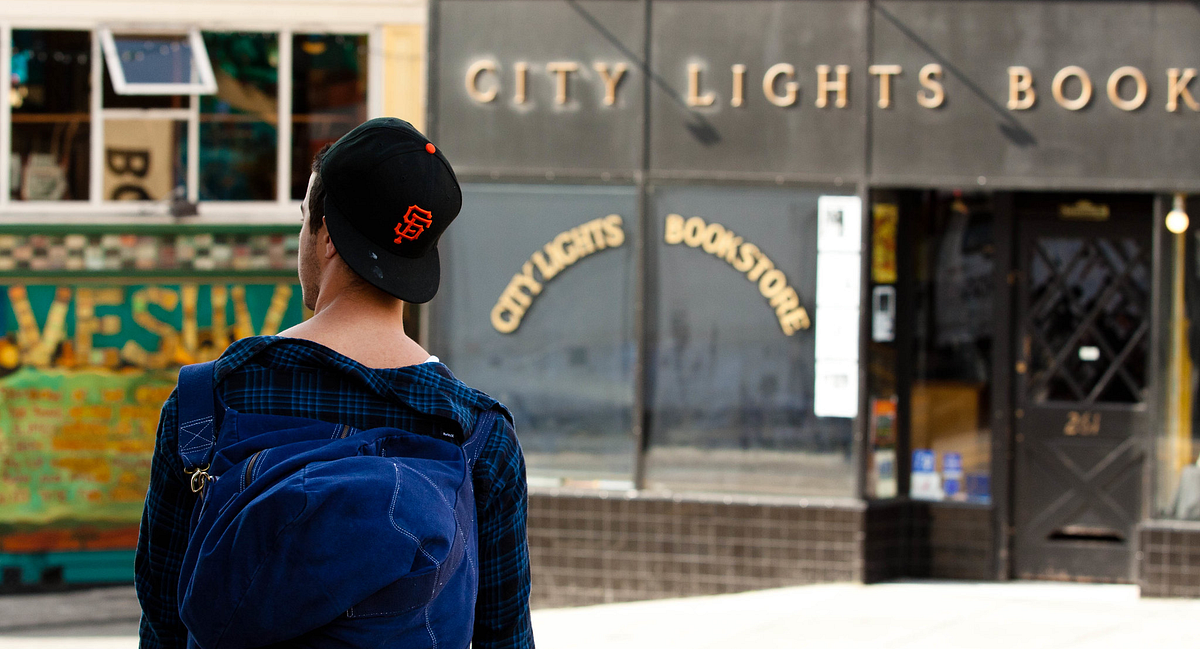 Image of: San Francisco’s oldest paperback bookstore: City Lights
