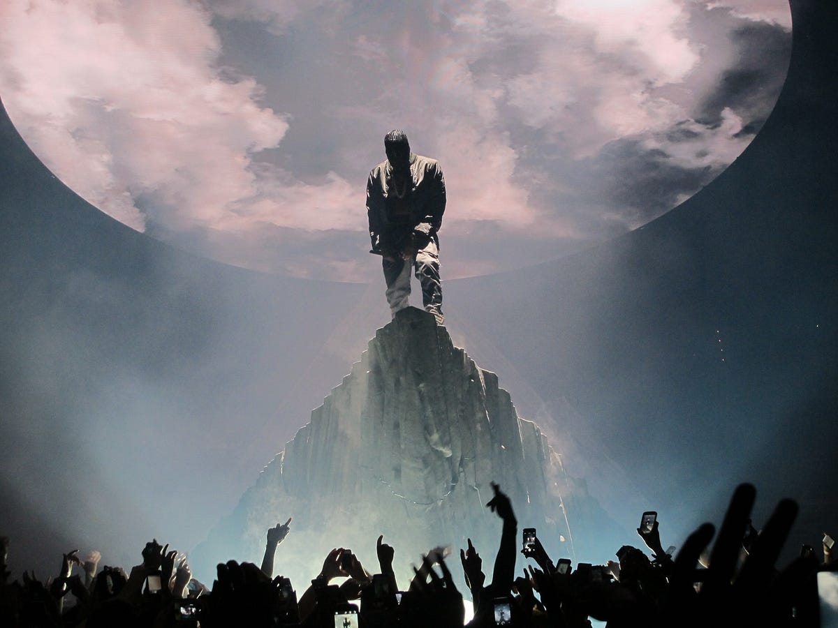 Kanye west follow god. Kanye West Praise God обложка. Kanye West i am a God. Jesus God Kanye. Kanye West on Sight.