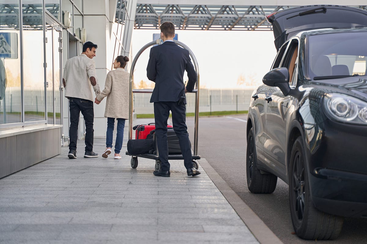 The Luxury of Airport Chauffeur Service in London | by Airport Move ...